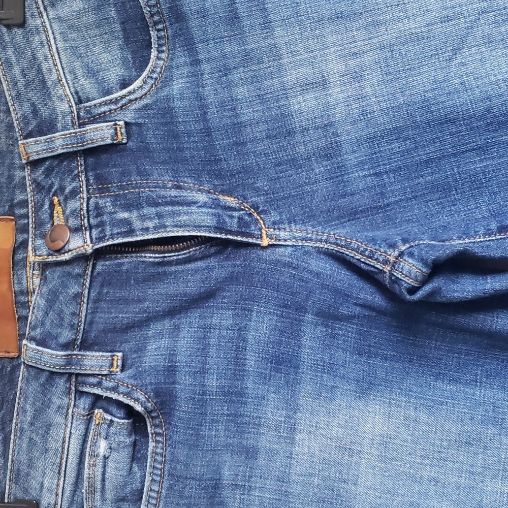 Joe's Size 28, Curvy Bootcut.  Classic Blue Denim Jeans - Picture 4 of 10